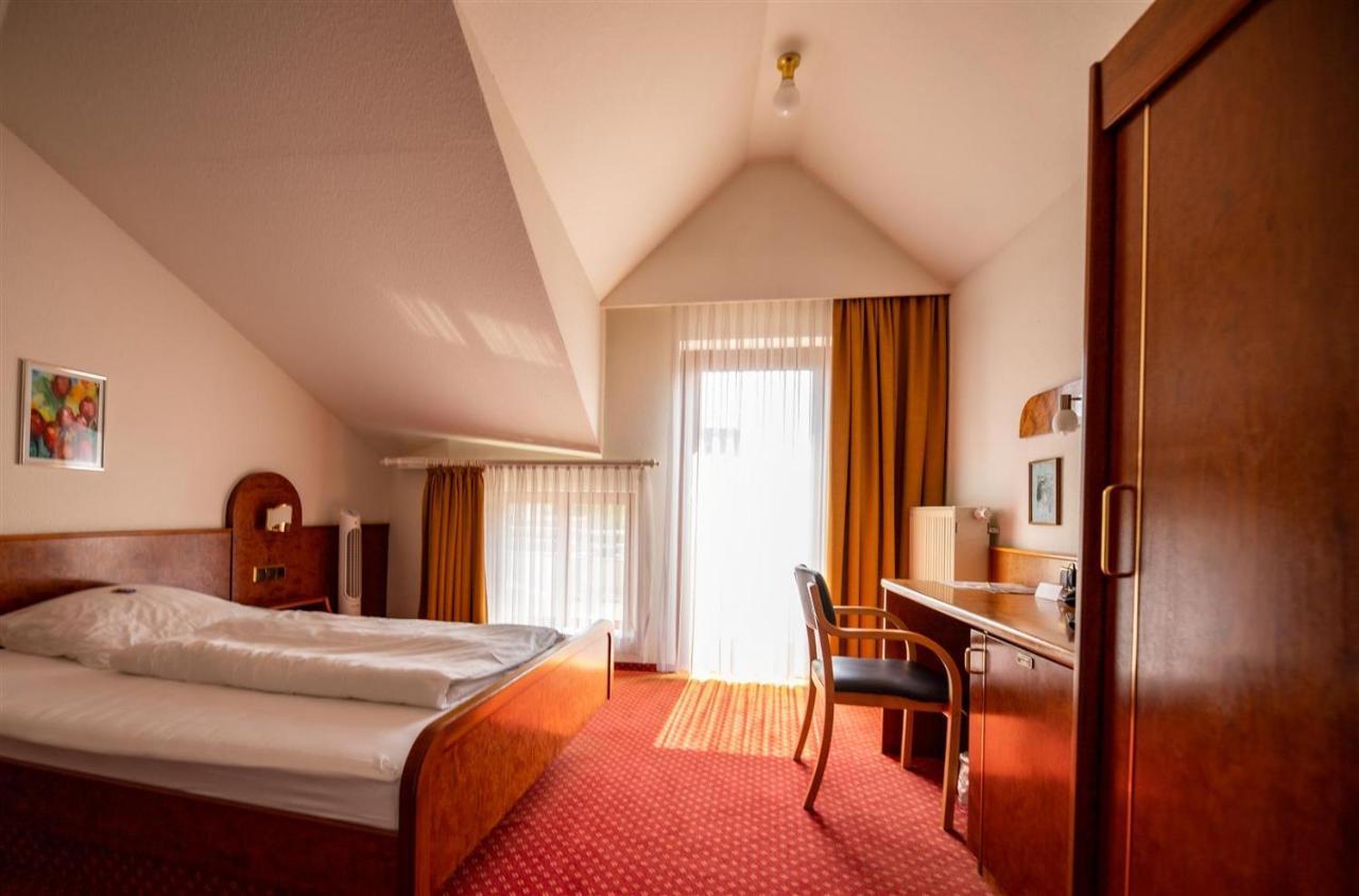 Hotel Post เฟียร์นไฮม์ ภายนอก รูปภาพ
